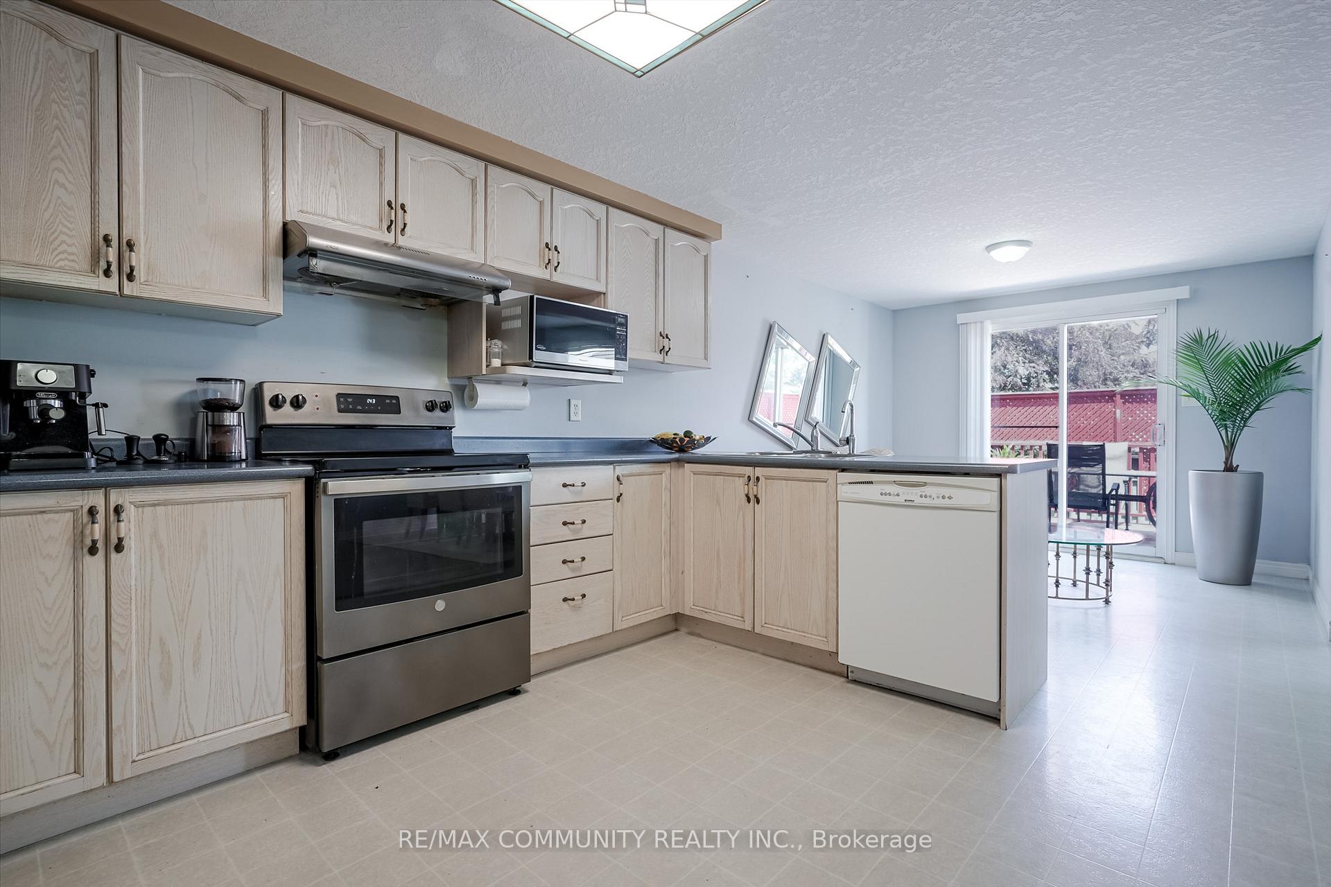 Photo 7 of Unit Main Level, 650 Spinnaker Crescent, Waterloo, Eastbridge — HOMEH