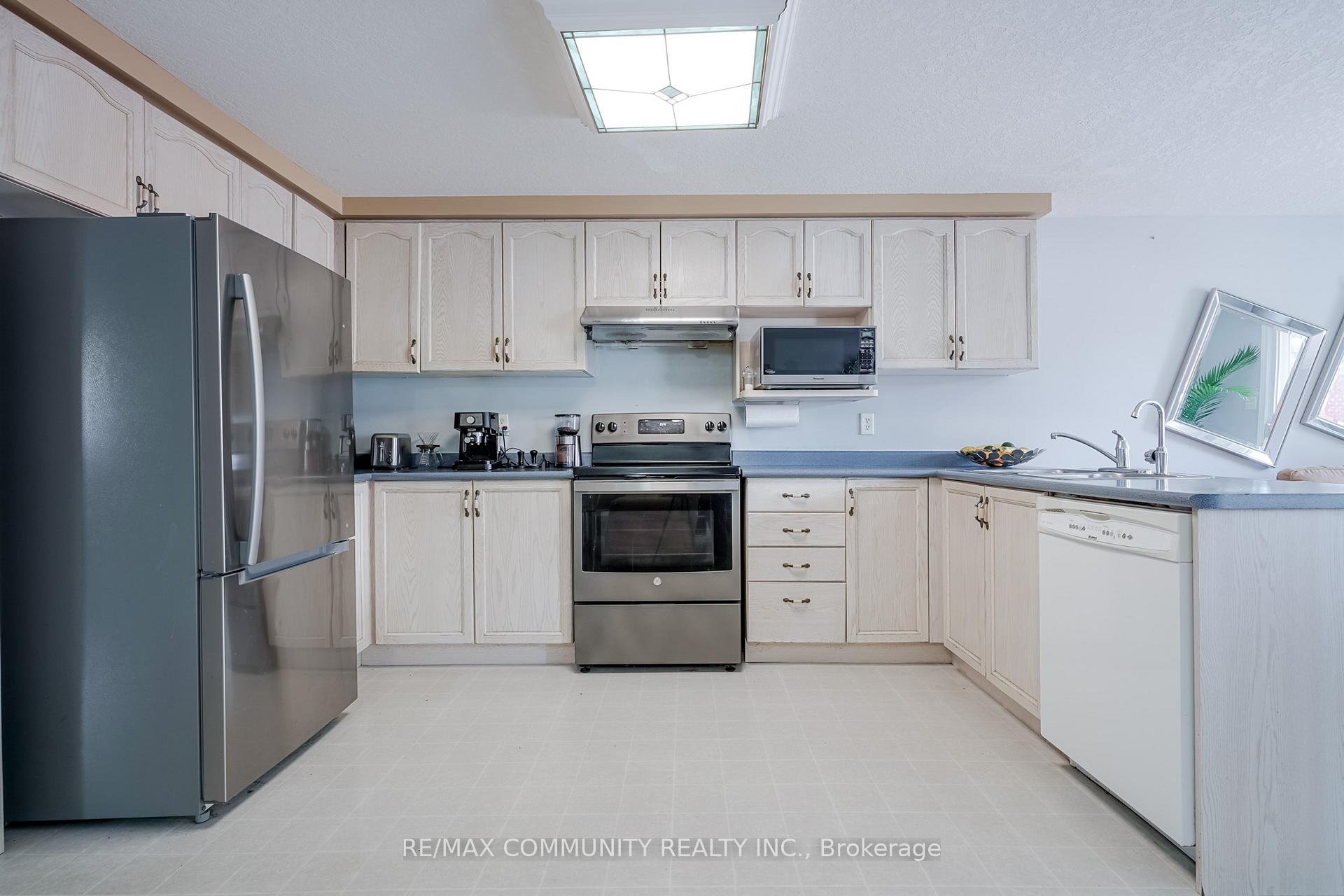 Photo 9 of Unit Main Level, 650 Spinnaker Crescent, Waterloo, Eastbridge — HOMEH