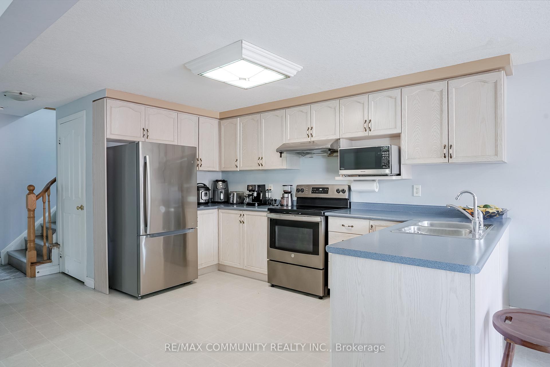 Photo 10 of Unit Main Level, 650 Spinnaker Crescent, Waterloo, Eastbridge — HOMEH