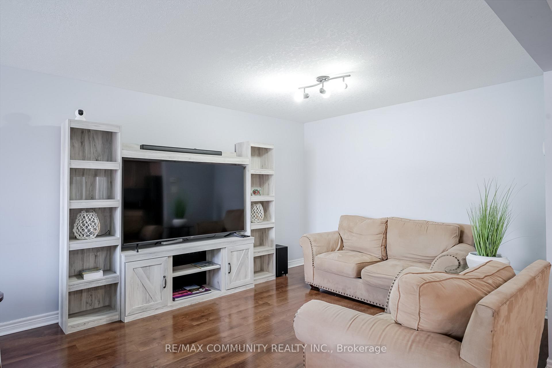 Photo 14 of Unit Main Level, 650 Spinnaker Crescent, Waterloo, Eastbridge — HOMEH