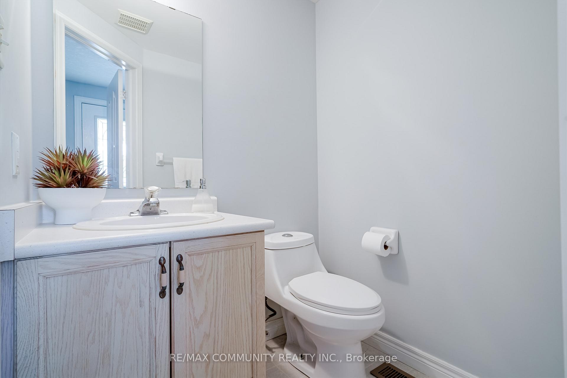 Photo 20 of Unit Main Level, 650 Spinnaker Crescent, Waterloo, Eastbridge — HOMEH