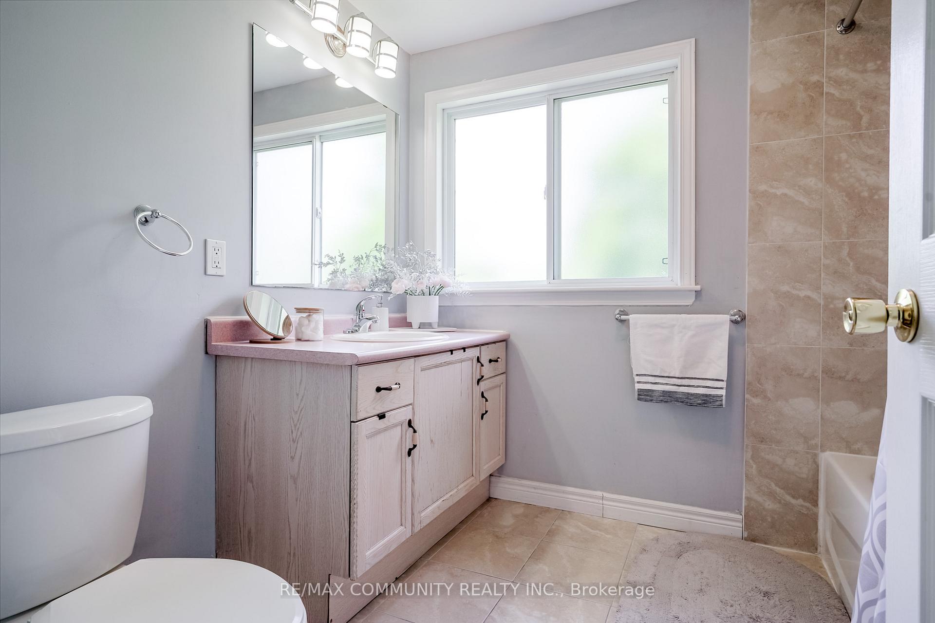 Photo 28 of Unit Main Level, 650 Spinnaker Crescent, Waterloo, Eastbridge — HOMEH