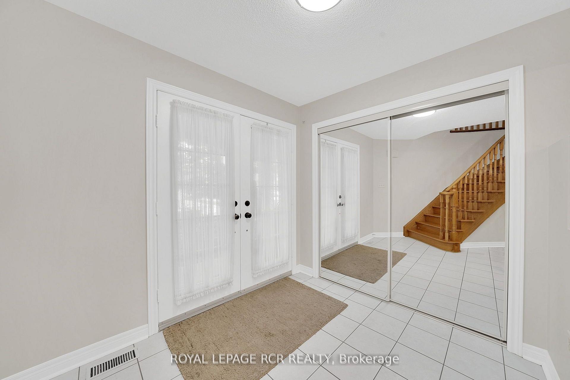 Photo 3 of 48 Cross Country Boulevard, Caledon, Bolton West — HOMEH