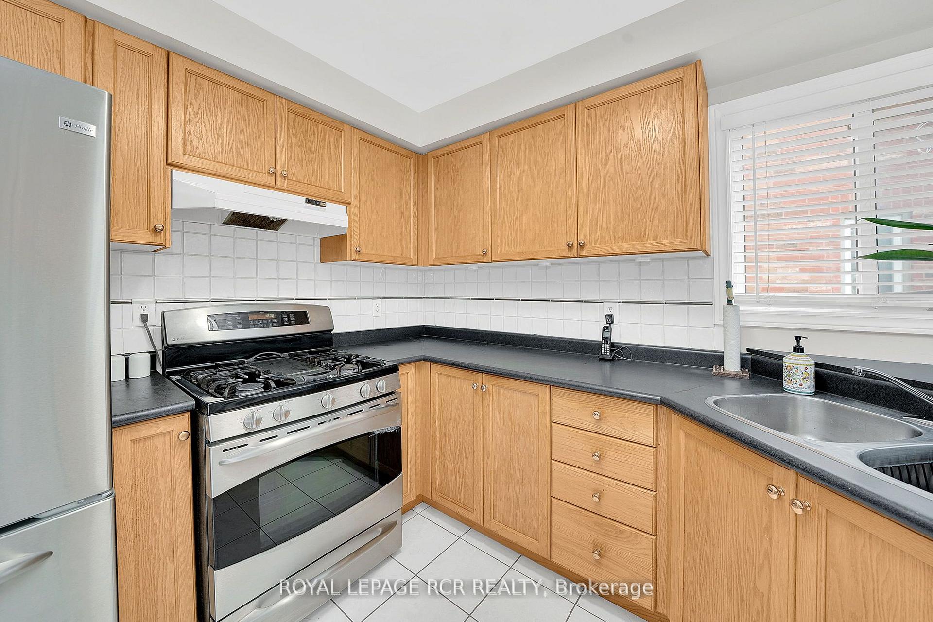 Photo 12 of 48 Cross Country Boulevard, Caledon, Bolton West — HOMEH