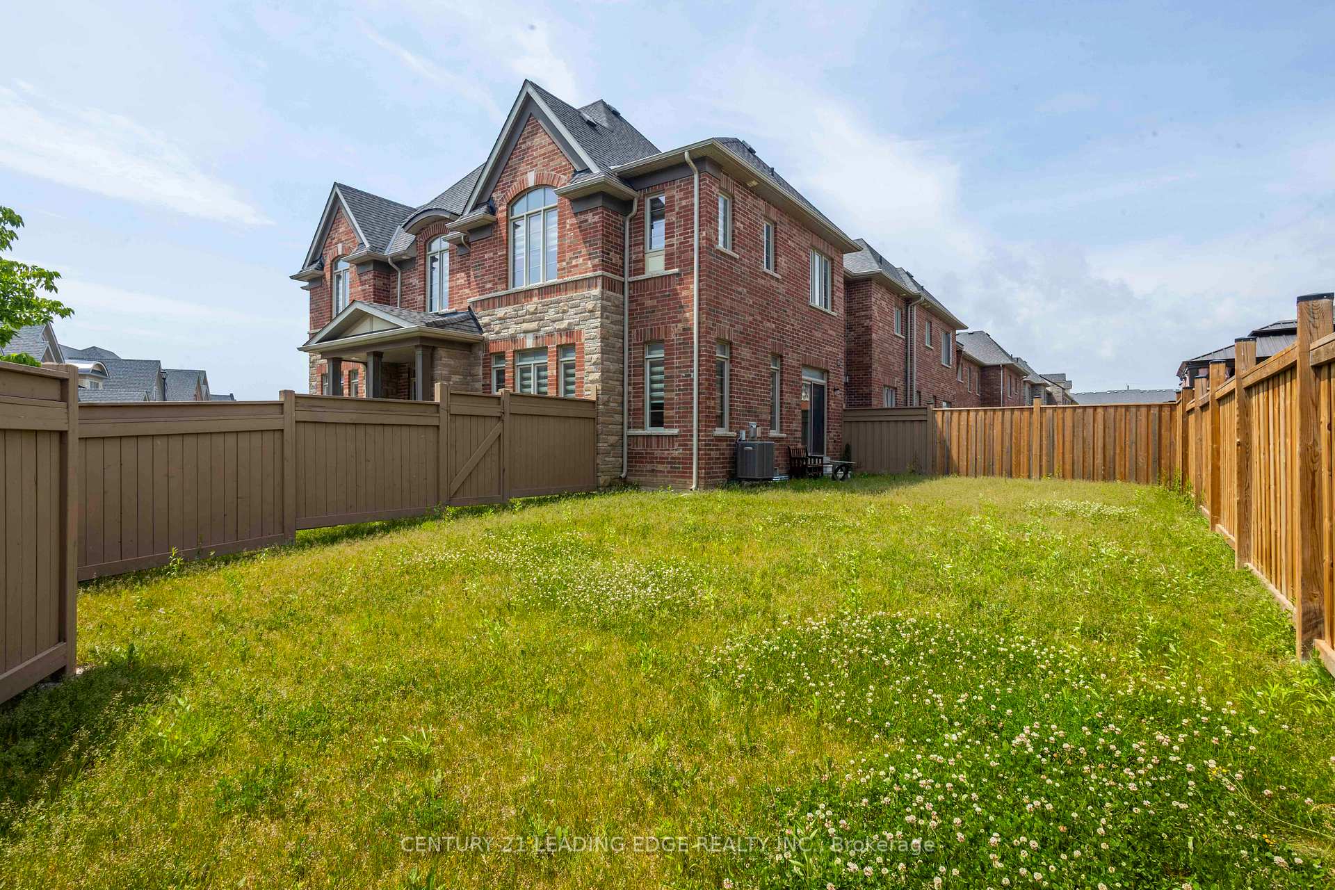 Photo 8 of 102 Masterson Lane, Ajax, Northwest Ajax — HOMEH