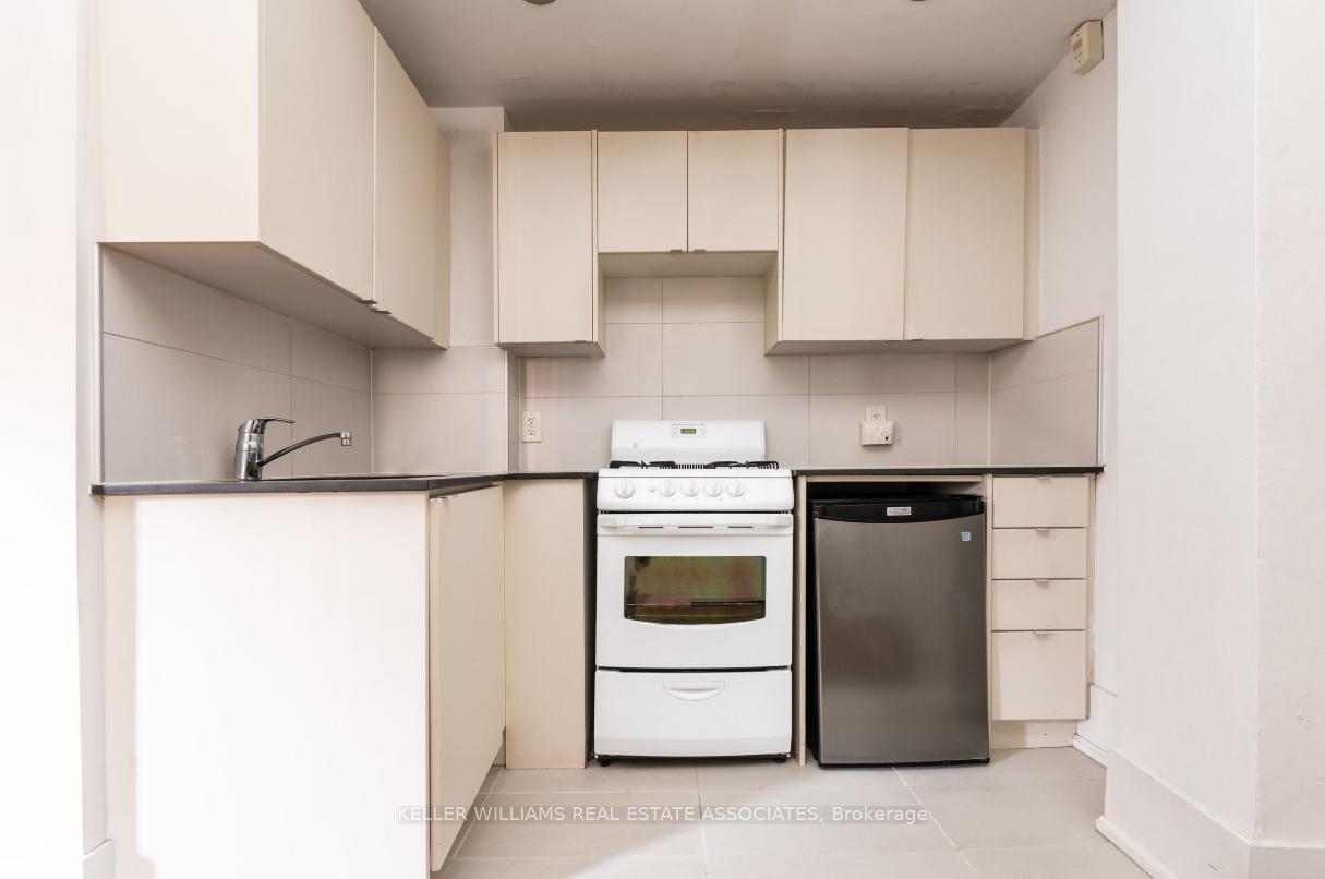 Photo 3 of Unit 101, 160 Huron Street, Toronto, Kensington-Chinatown — HOMEH