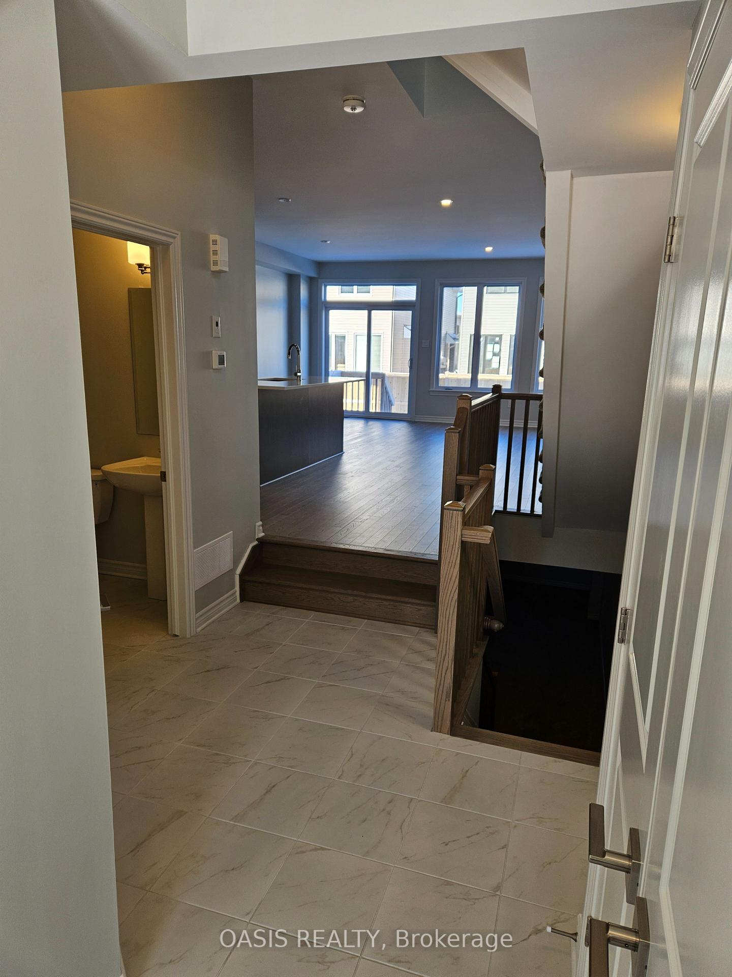 Photo 3 of 528 Sonmarg Crescent, Ottawa, Barrhaven - Half Moon Bay — HOMEH
