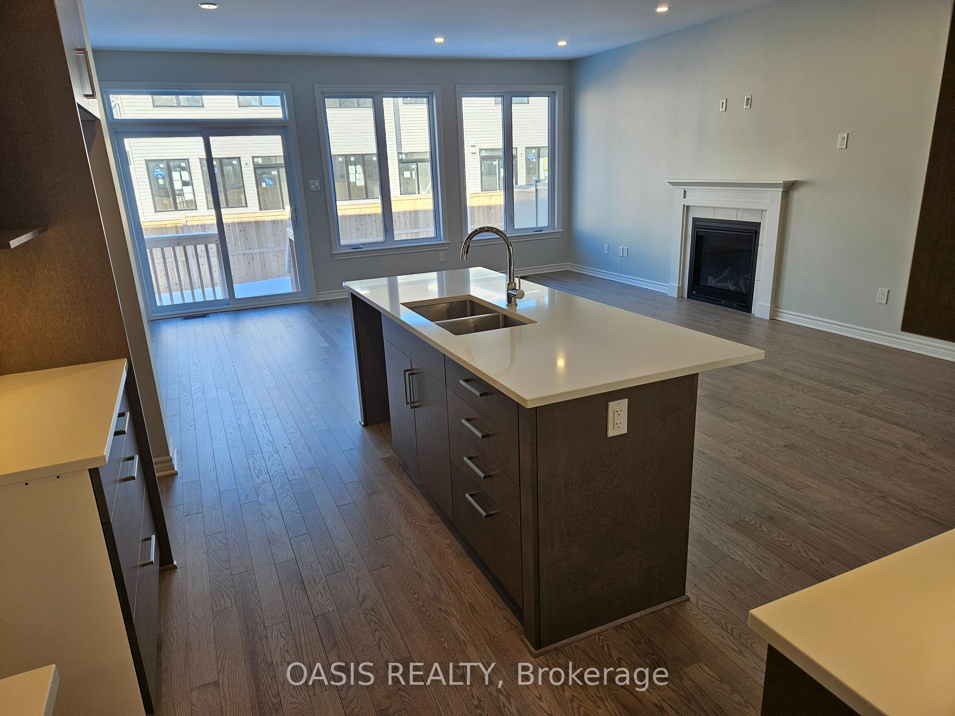Photo 5 of 528 Sonmarg Crescent, Ottawa, Barrhaven - Half Moon Bay — HOMEH
