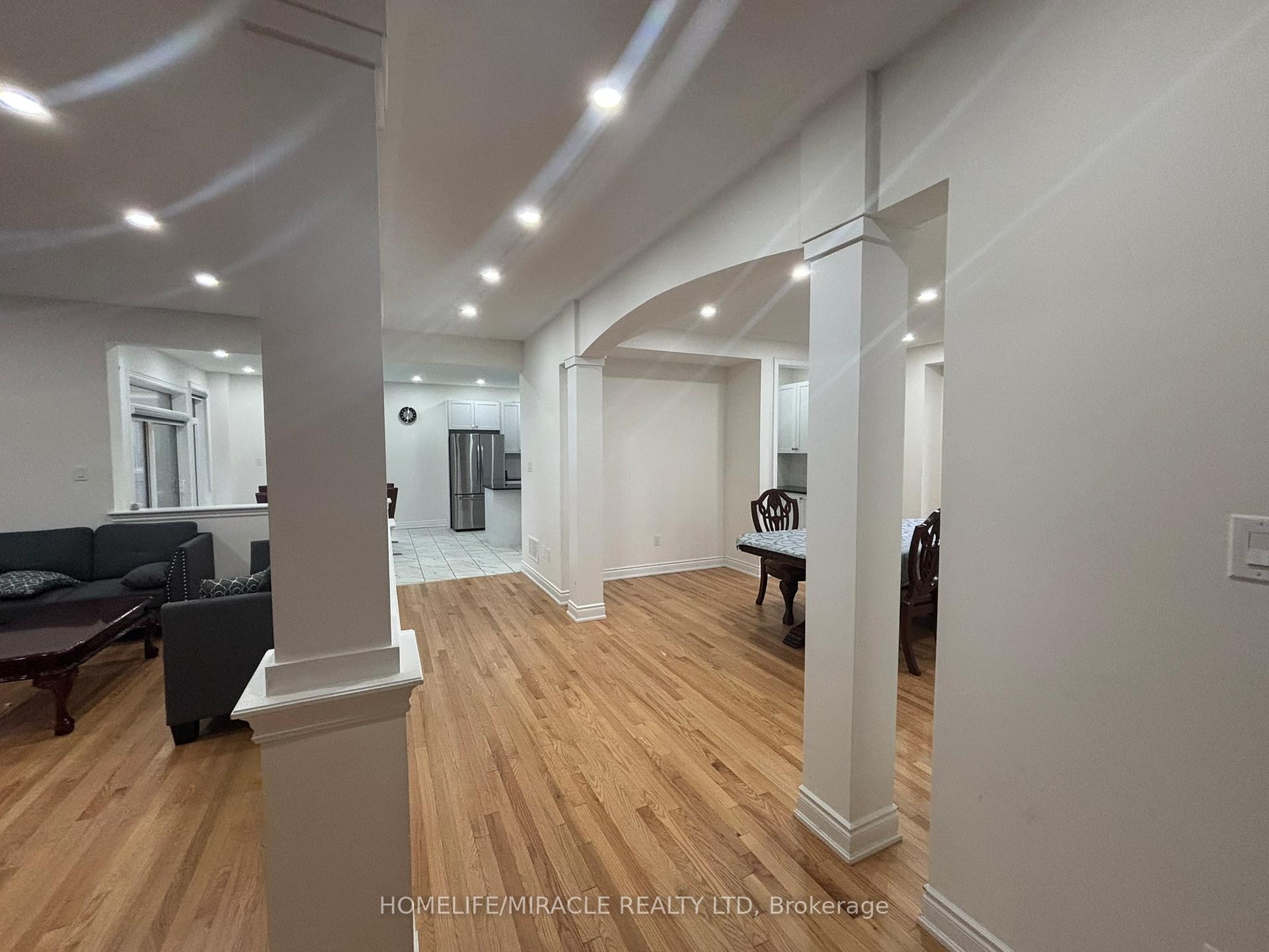 Photo 9 of 81 Burlwood Road S, Brampton, Vales of Castlemore — HOMEH