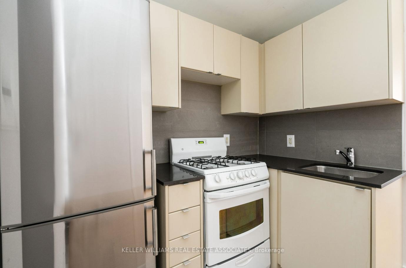Photo 9 of Unit 103, 160 Huron Street, Toronto, Kensington-Chinatown — HOMEH