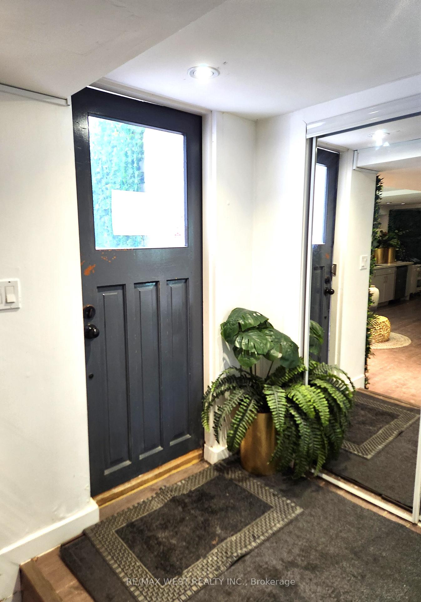Photo 3 of Unit Basement Apartment, 44 Tecumseth Street, Toronto, Niagara — HOMEH
