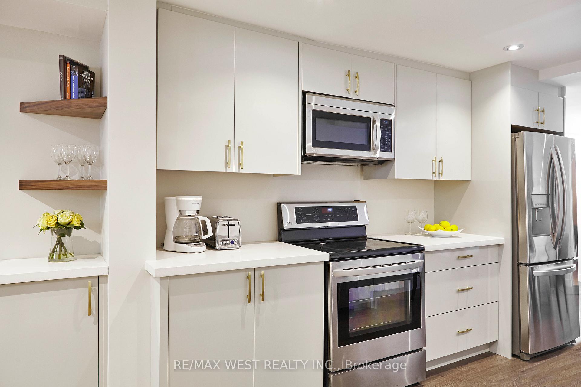 Photo 6 of Unit Basement Apartment, 44 Tecumseth Street, Toronto, Niagara — HOMEH