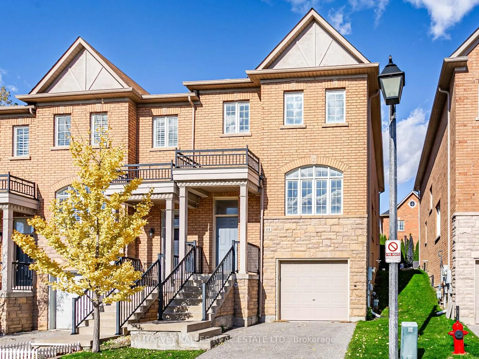 Photo 3 of Unit 11, 700 Summeridge Drive, Vaughan, Patterson — HOMEH