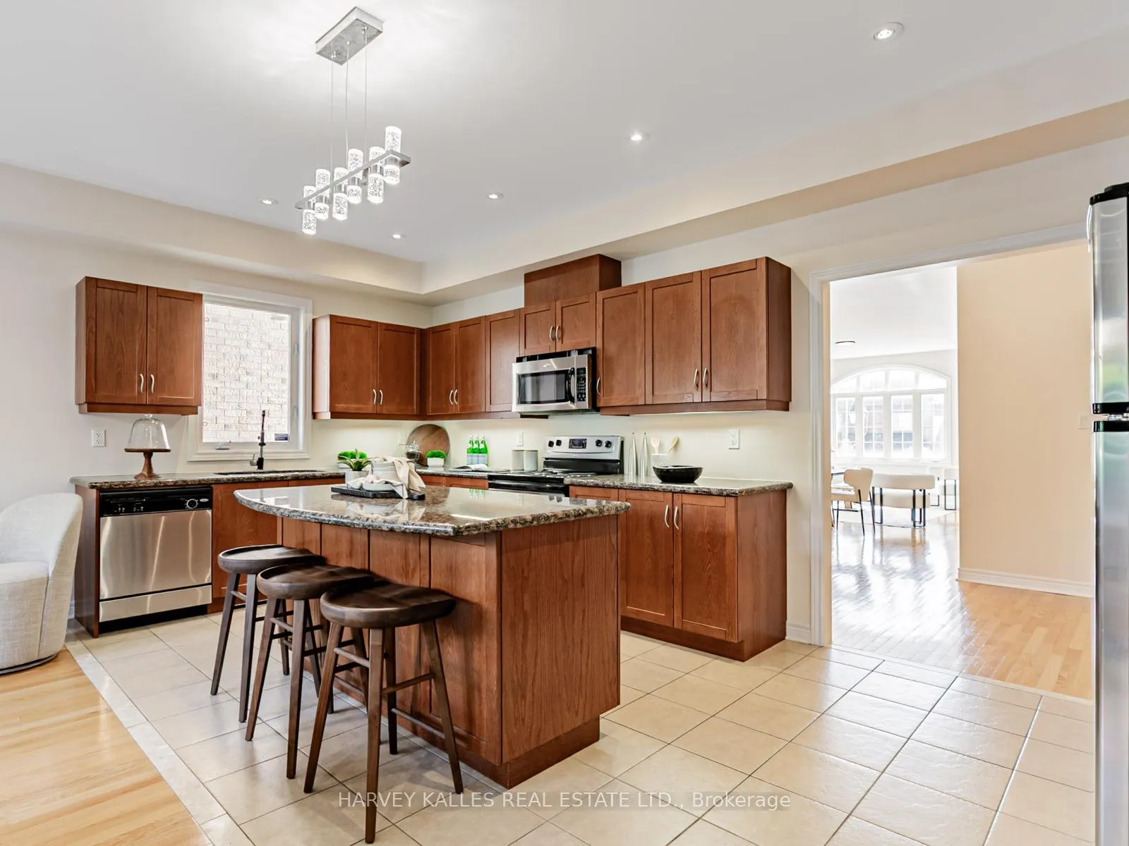 Photo 41 of Unit 11, 700 Summeridge Drive, Vaughan, Patterson — HOMEH