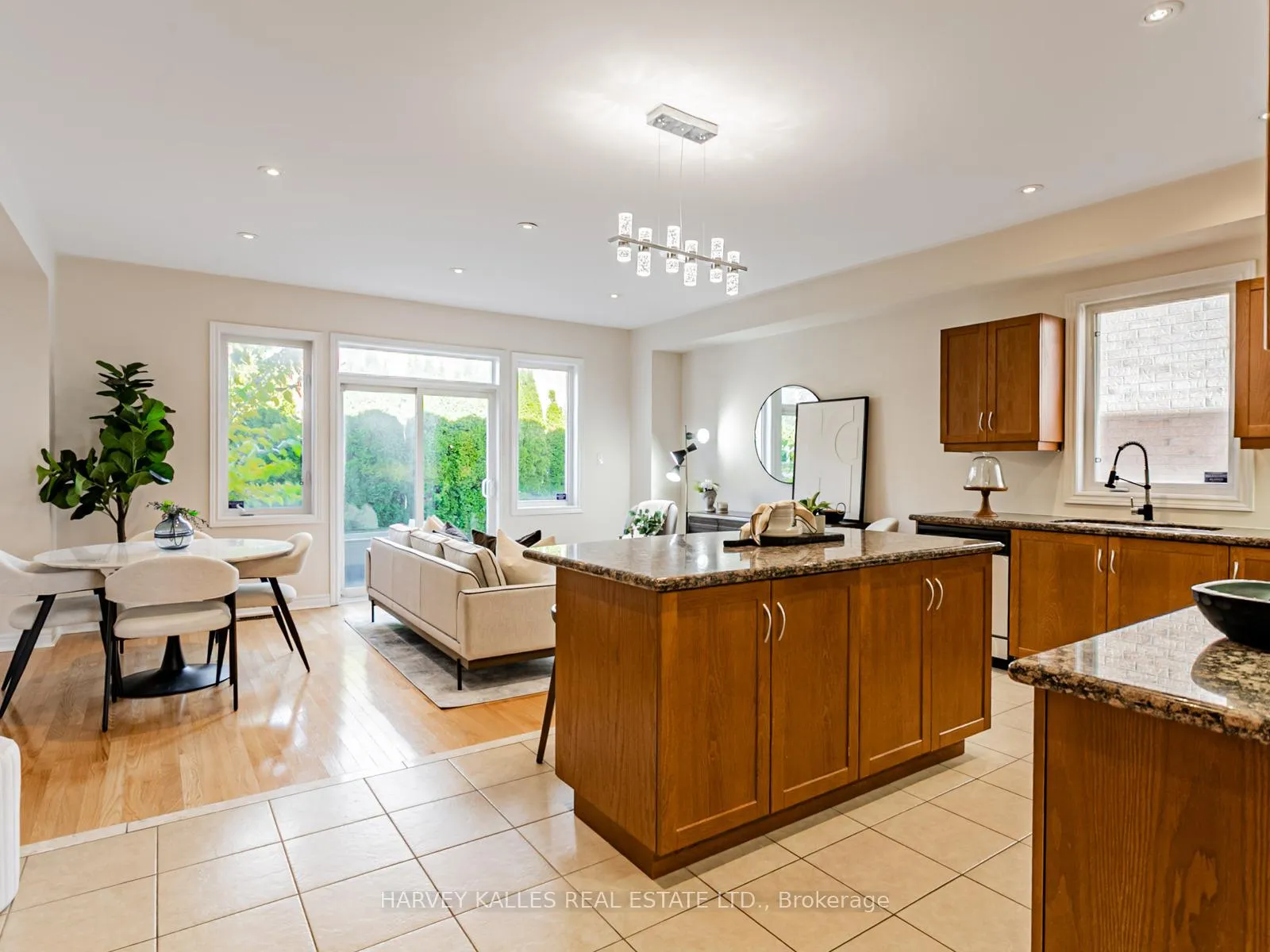Photo 55 of Unit 11, 700 Summeridge Drive, Vaughan, Patterson — HOMEH