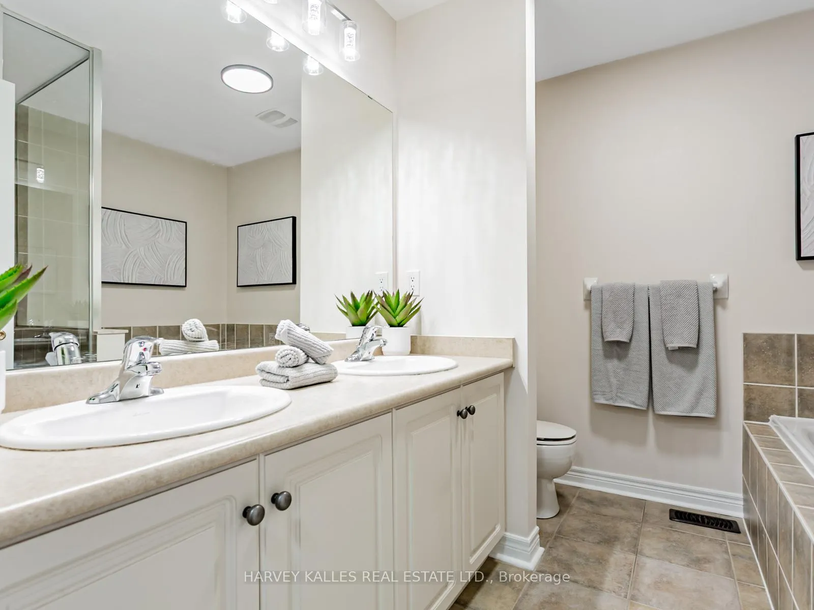 Photo 69 of Unit 11, 700 Summeridge Drive, Vaughan, Patterson — HOMEH