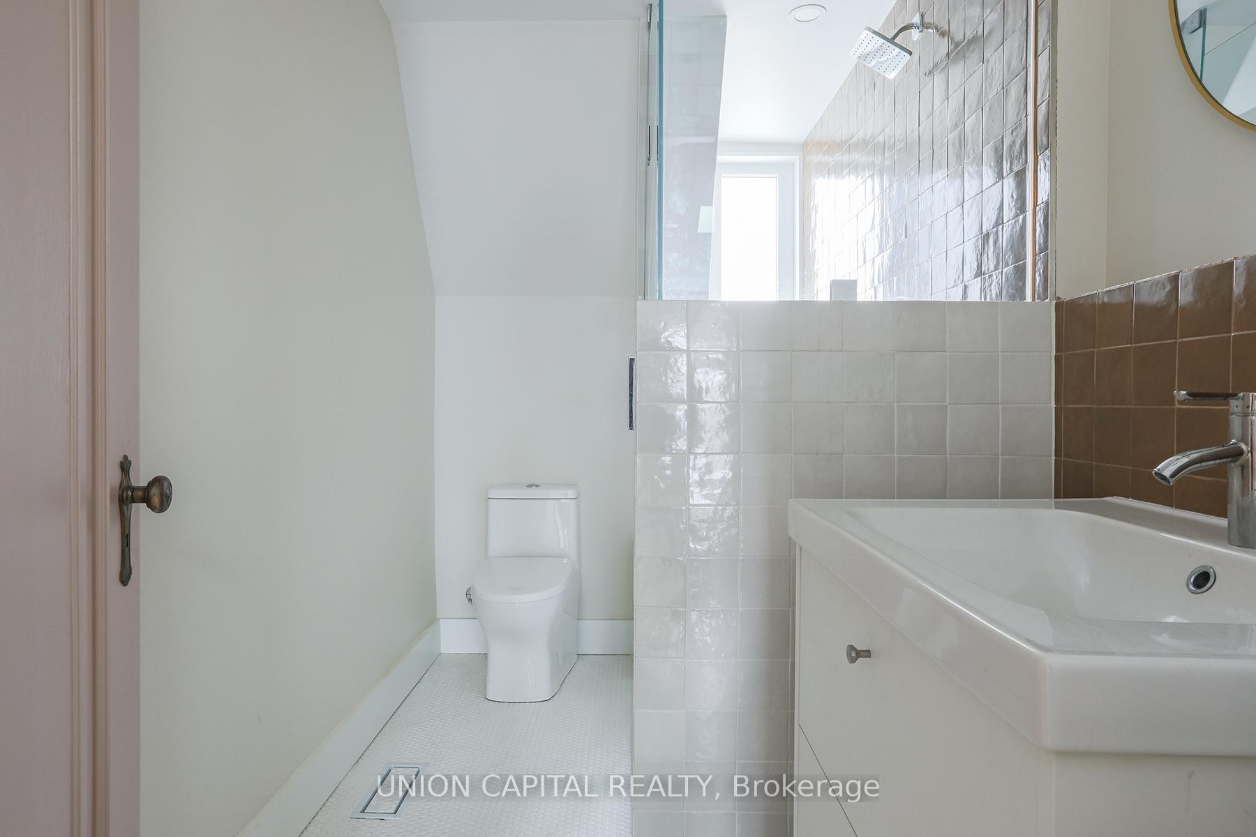 Photo 19 of Unit A, 278 Lisgar Street, Toronto, Little Portugal — HOMEH