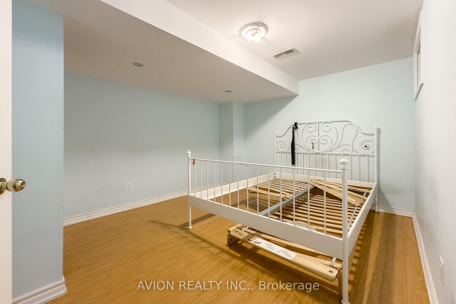 Photo 7 of Unit Bst, 45 Haskett Dr S, Markham, Cedar Grove — HOMEH