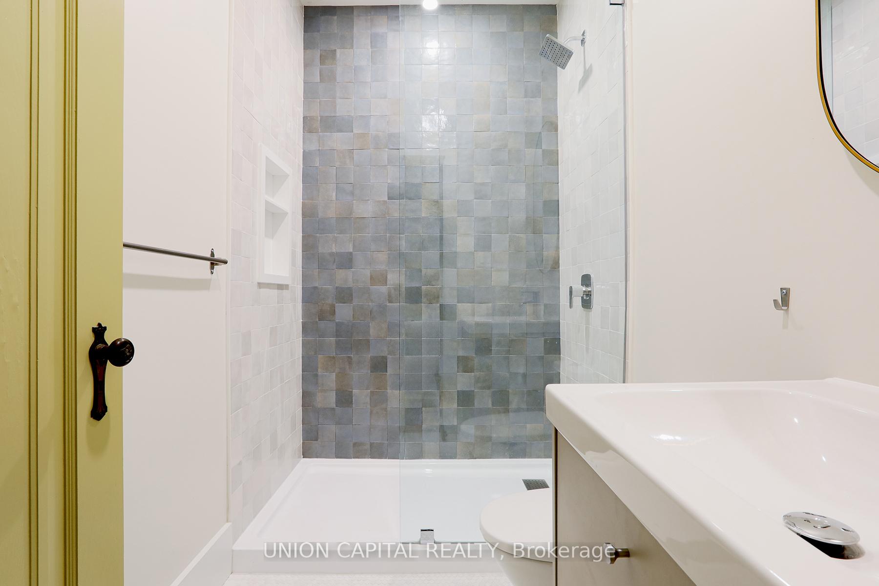 Photo 10 of Unit B, 278 Lisgar Street, Toronto, Little Portugal — HOMEH