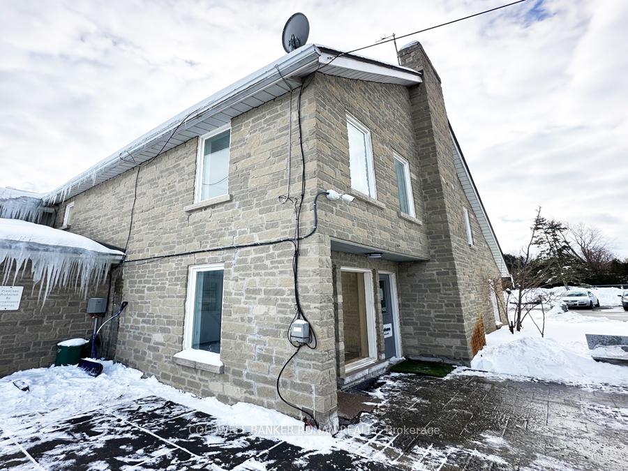 Photo 2 of Unit Unit 2, 16105 Highway 27, King, Schomberg — HOMEH
