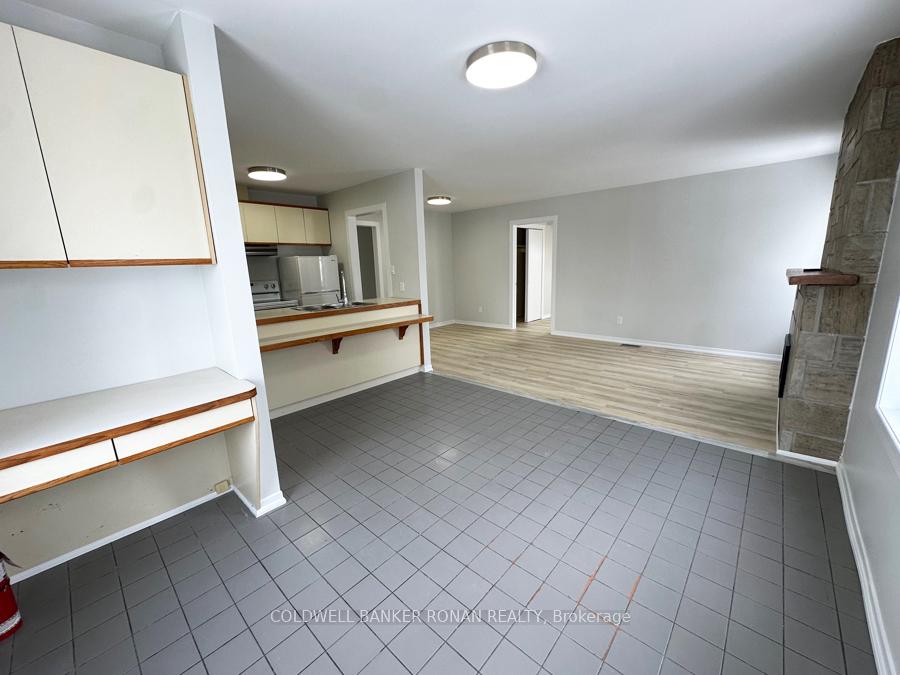 Photo 7 of Unit Unit 2, 16105 Highway 27, King, Schomberg — HOMEH