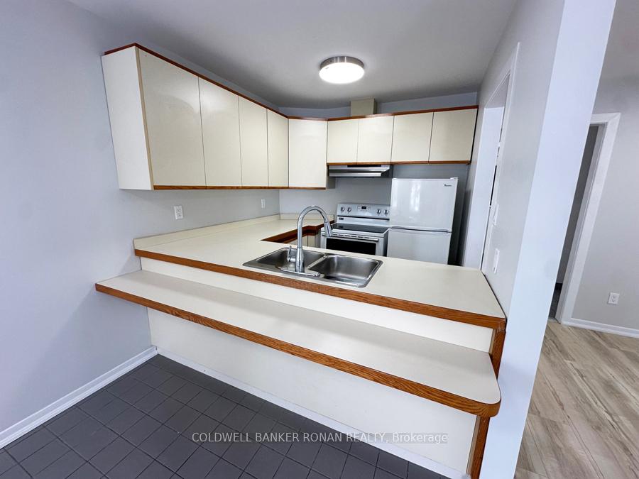 Photo 6 of Unit Unit 2, 16105 Highway 27, King, Schomberg — HOMEH