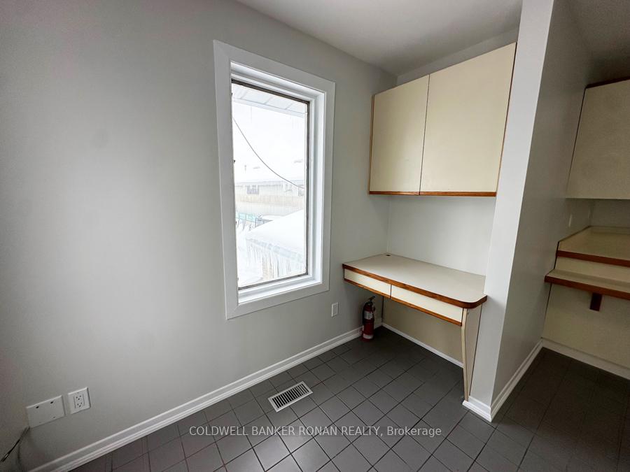 Photo 10 of Unit Unit 2, 16105 Highway 27, King, Schomberg — HOMEH