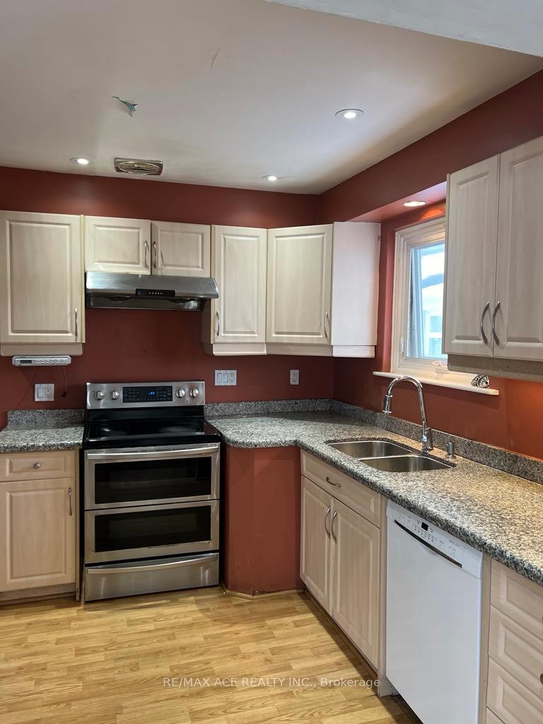 Photo 2 of Unit Main, 3689 St Clair Avenue E, Scarborough, Cliffcrest — HOMEH