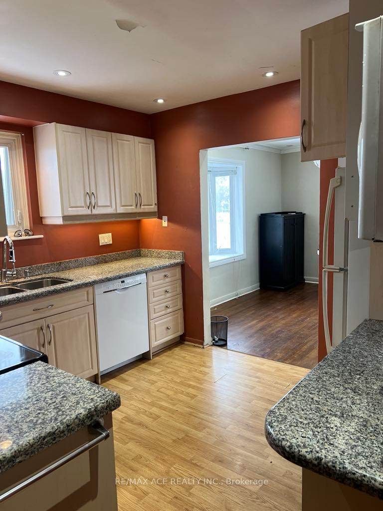 Photo 3 of Unit Main, 3689 St Clair Avenue E, Scarborough, Cliffcrest — HOMEH