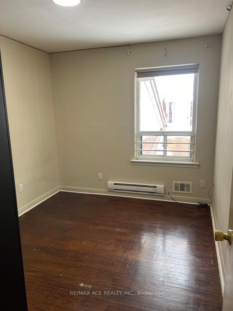 Photo 11 of Unit Main, 3689 St Clair Avenue E, Scarborough, Cliffcrest — HOMEH