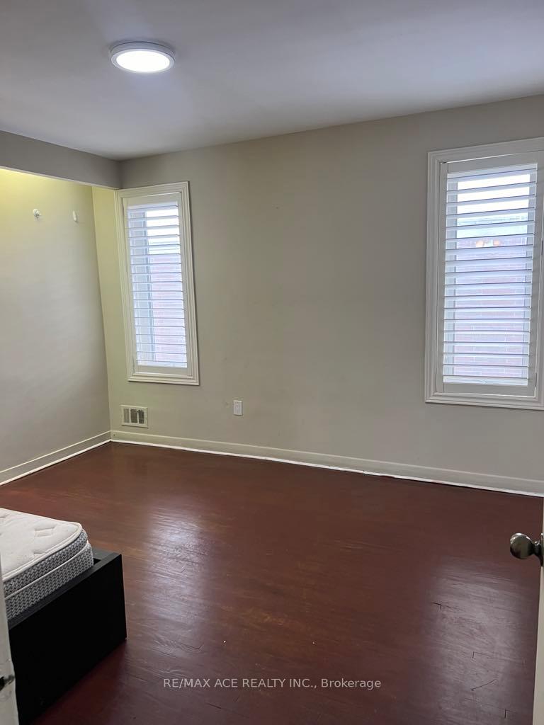 Photo 10 of Unit Main, 3689 St Clair Avenue E, Scarborough, Cliffcrest — HOMEH