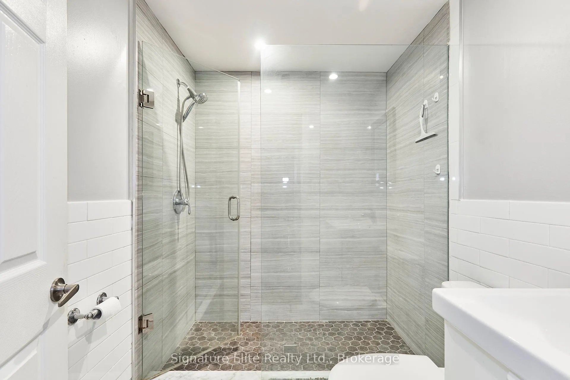 Photo 21 of Unit Bsmt, 730 Seventh Avenue, Hamilton, Hampton Heights — HOMEH