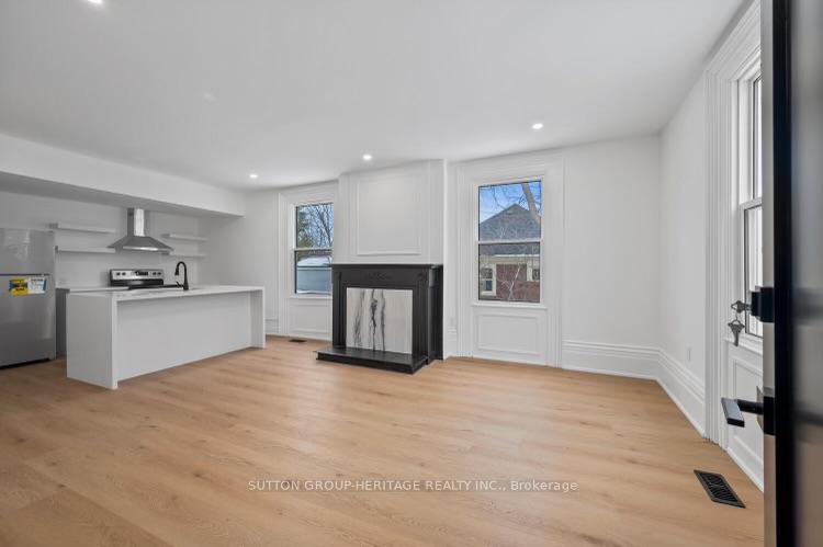 Photo 2 of Unit 2, 852 Simcoe Street N, Oshawa, Centennial — HOMEH