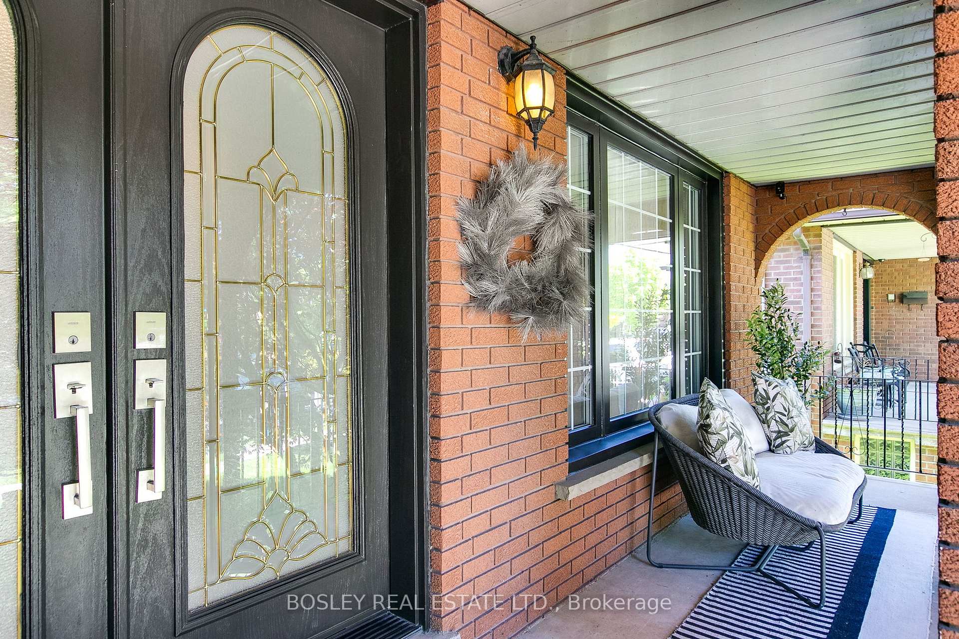 Photo 2 of 309 Dalesford Road, Etobicoke, Stonegate-Queensway — HOMEH