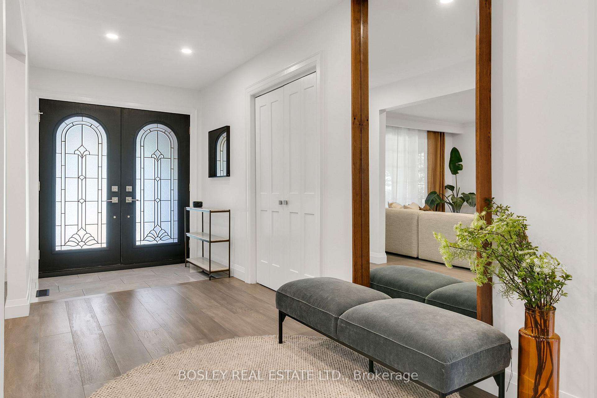 Photo 4 of 309 Dalesford Road, Etobicoke, Stonegate-Queensway — HOMEH