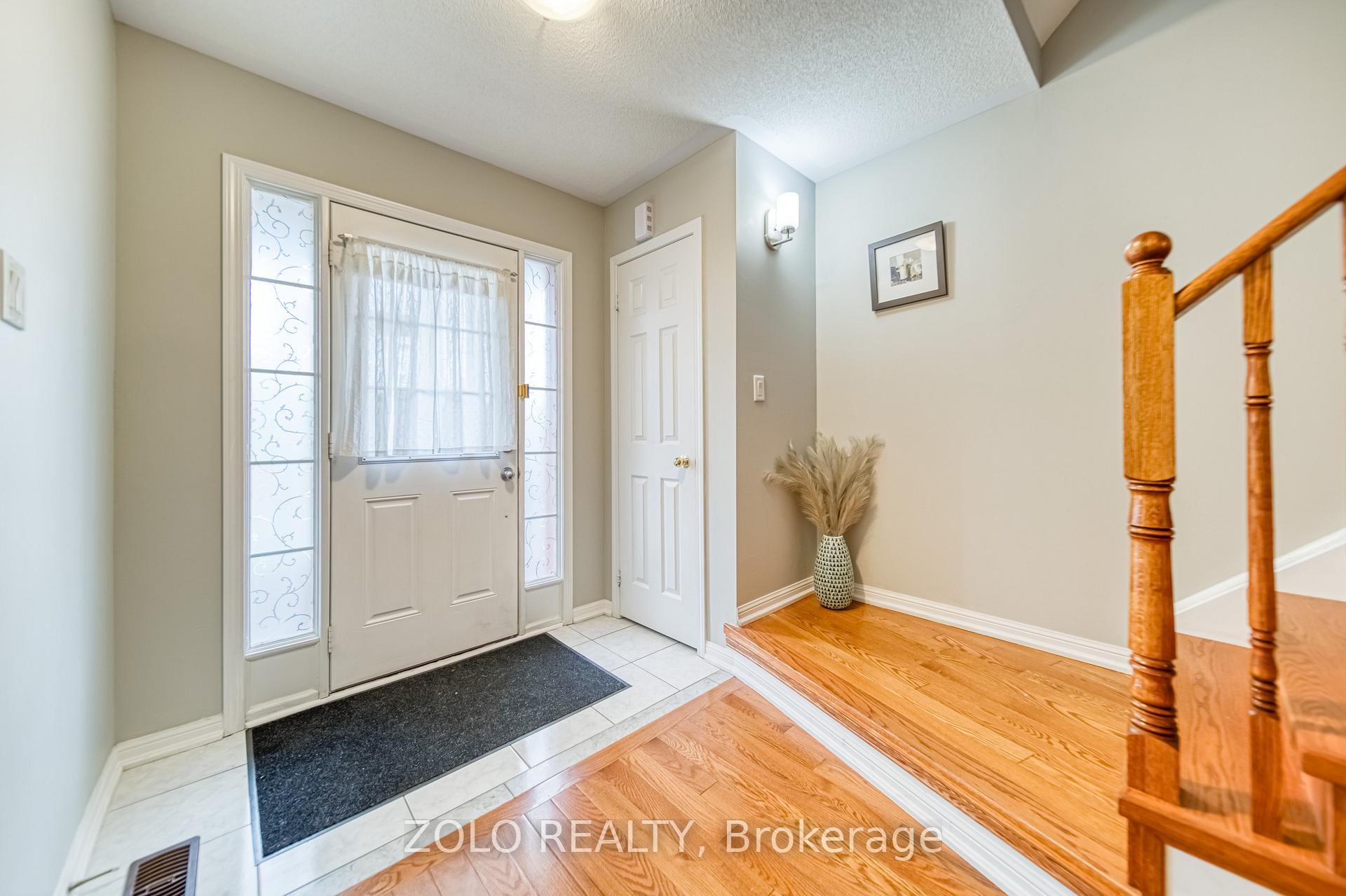 Photo 3 of 33 Celadine Drive, Markham, Milliken Mills East — HOMEH