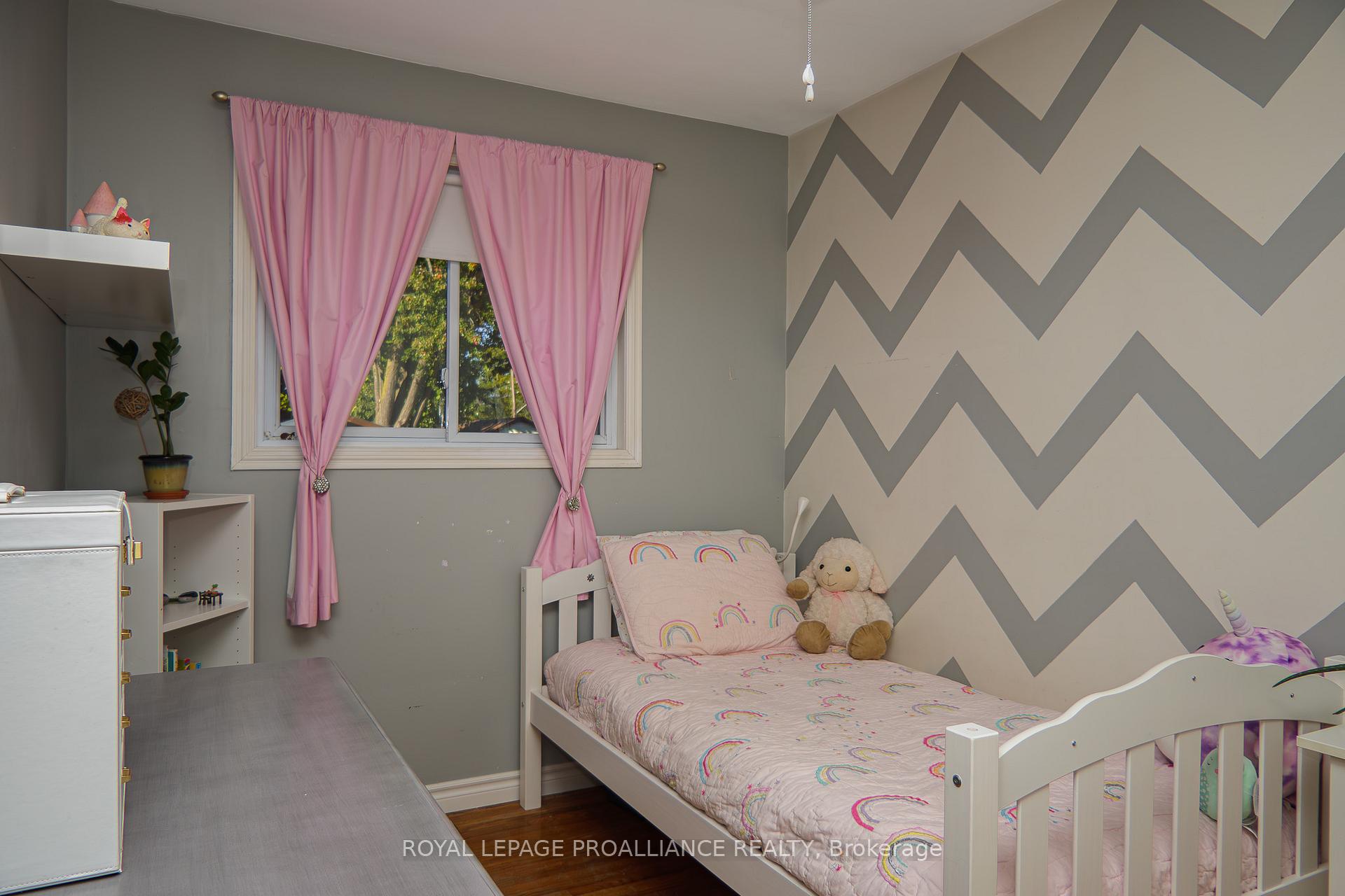 Photo 15 of 124 Gilbert Street, Belleville, Belleville Ward — HOMEH