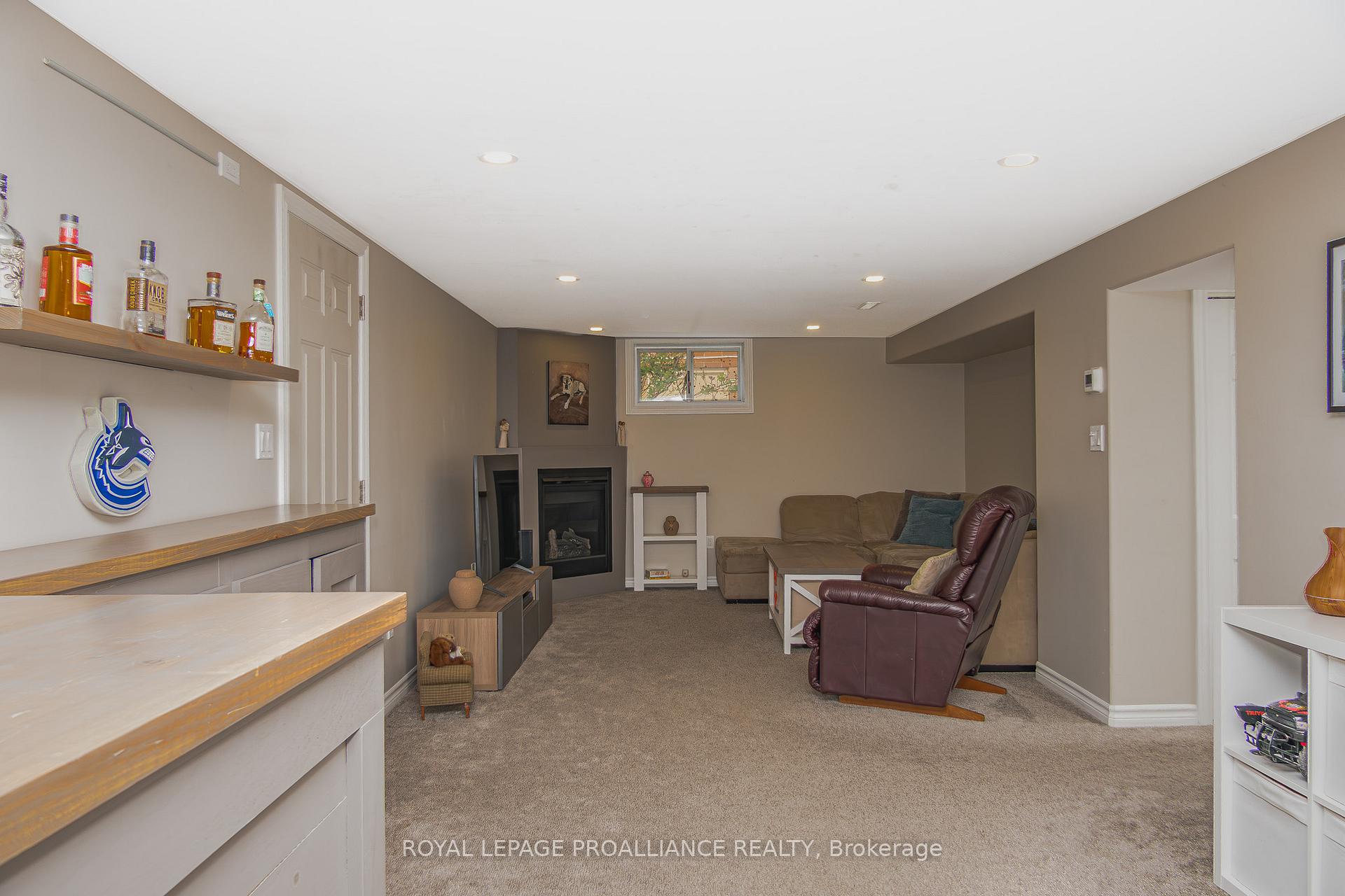 Photo 20 of 124 Gilbert Street, Belleville, Belleville Ward — HOMEH