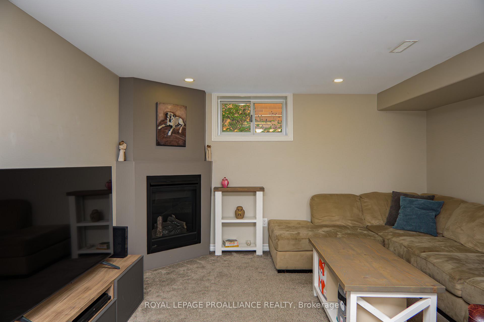 Photo 22 of 124 Gilbert Street, Belleville, Belleville Ward — HOMEH