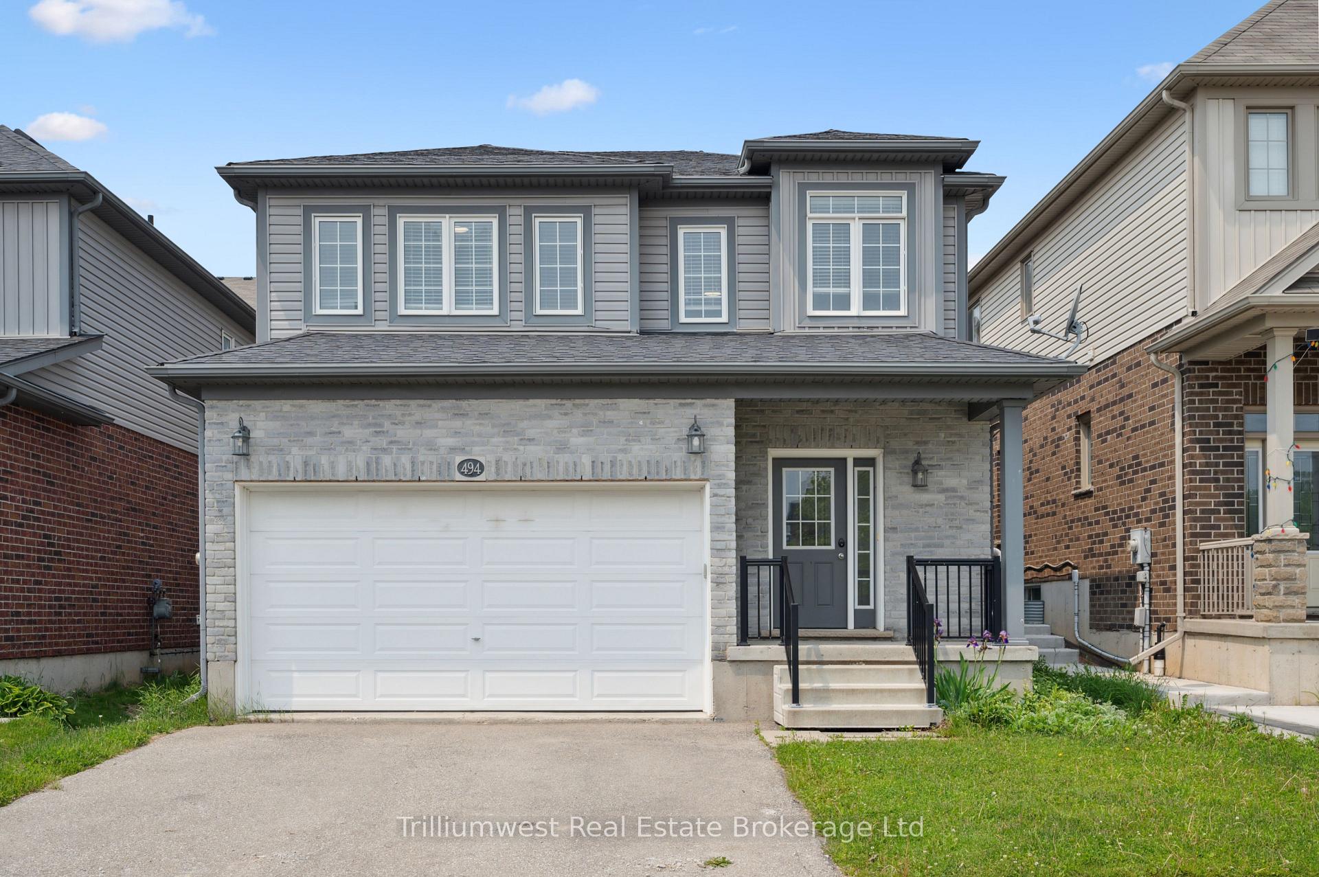 Front of 494 Woodbine Avenue