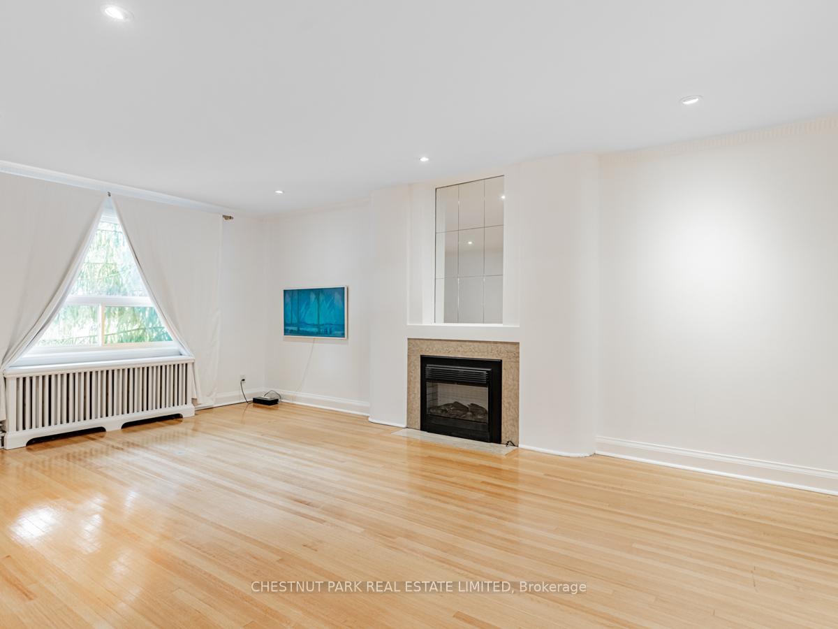 Photo 3 of Unit 2nd, 3 Otter Crescent, Toronto, Lawrence Park South — HOMEH