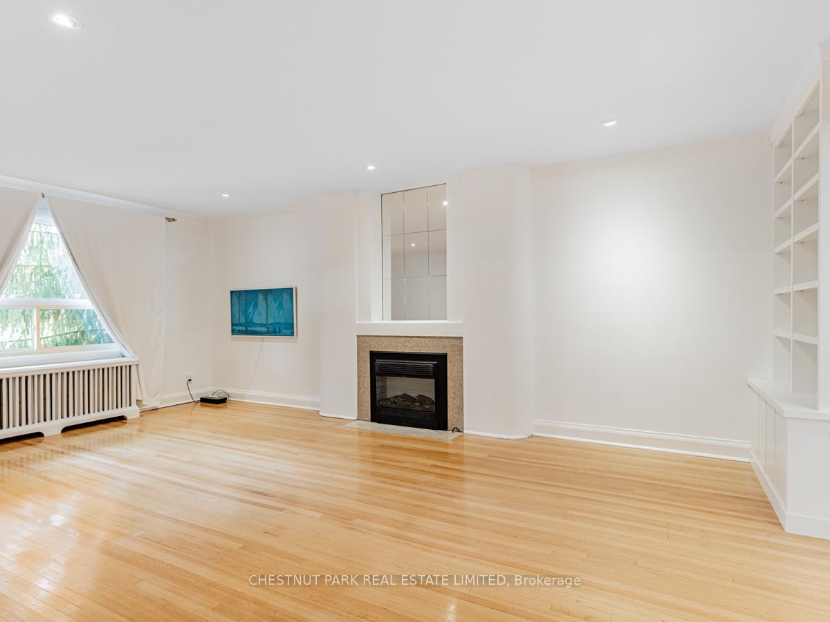 Photo 4 of Unit 2nd, 3 Otter Crescent, Toronto, Lawrence Park South — HOMEH
