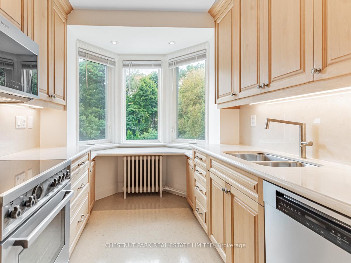 Photo 8 of Unit 2nd, 3 Otter Crescent, Toronto, Lawrence Park South — HOMEH
