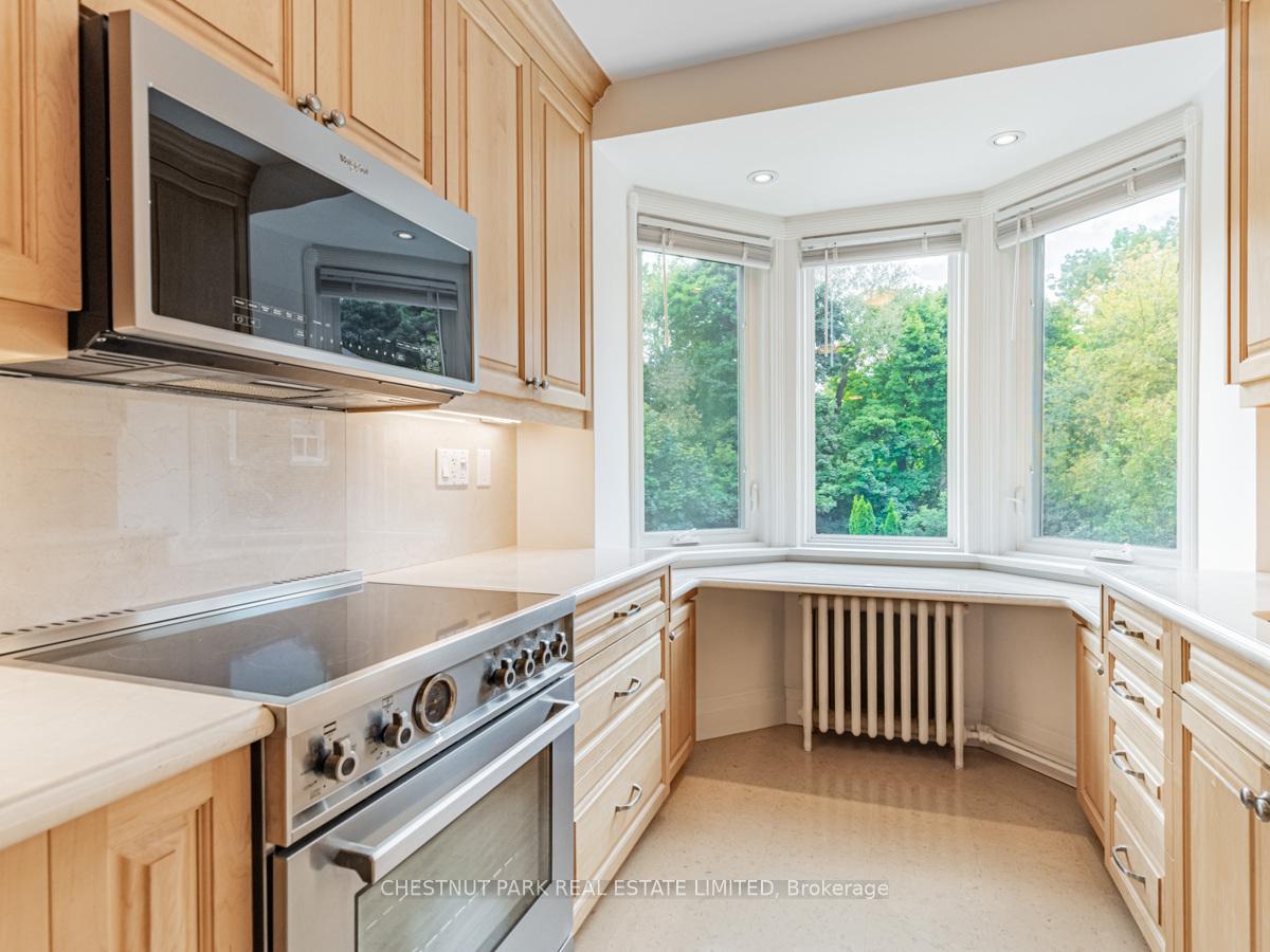 Photo 6 of Unit 2nd, 3 Otter Crescent, Toronto, Lawrence Park South — HOMEH