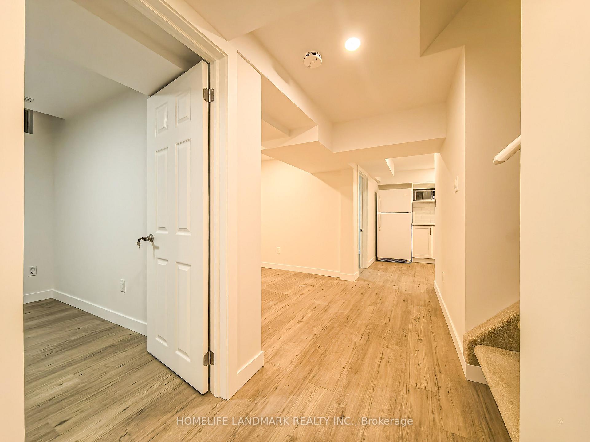 Photo 3 of Unit Bsmt, 93 Ardwell Crescent, Vaughan, Maple — HOMEH