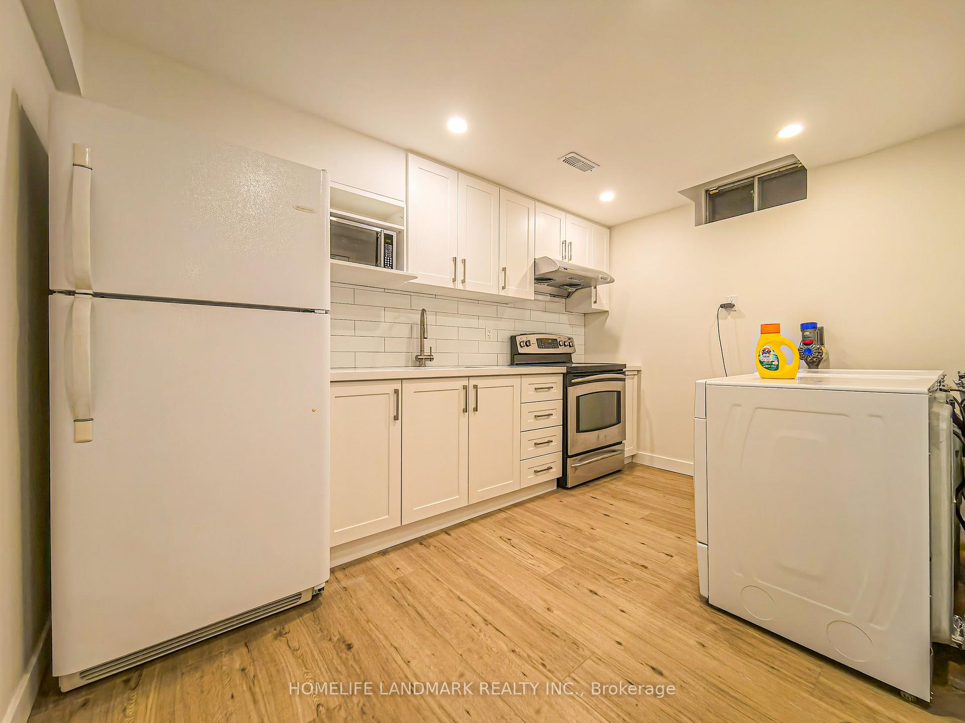 Photo 9 of Unit Bsmt, 93 Ardwell Crescent, Vaughan, Maple — HOMEH