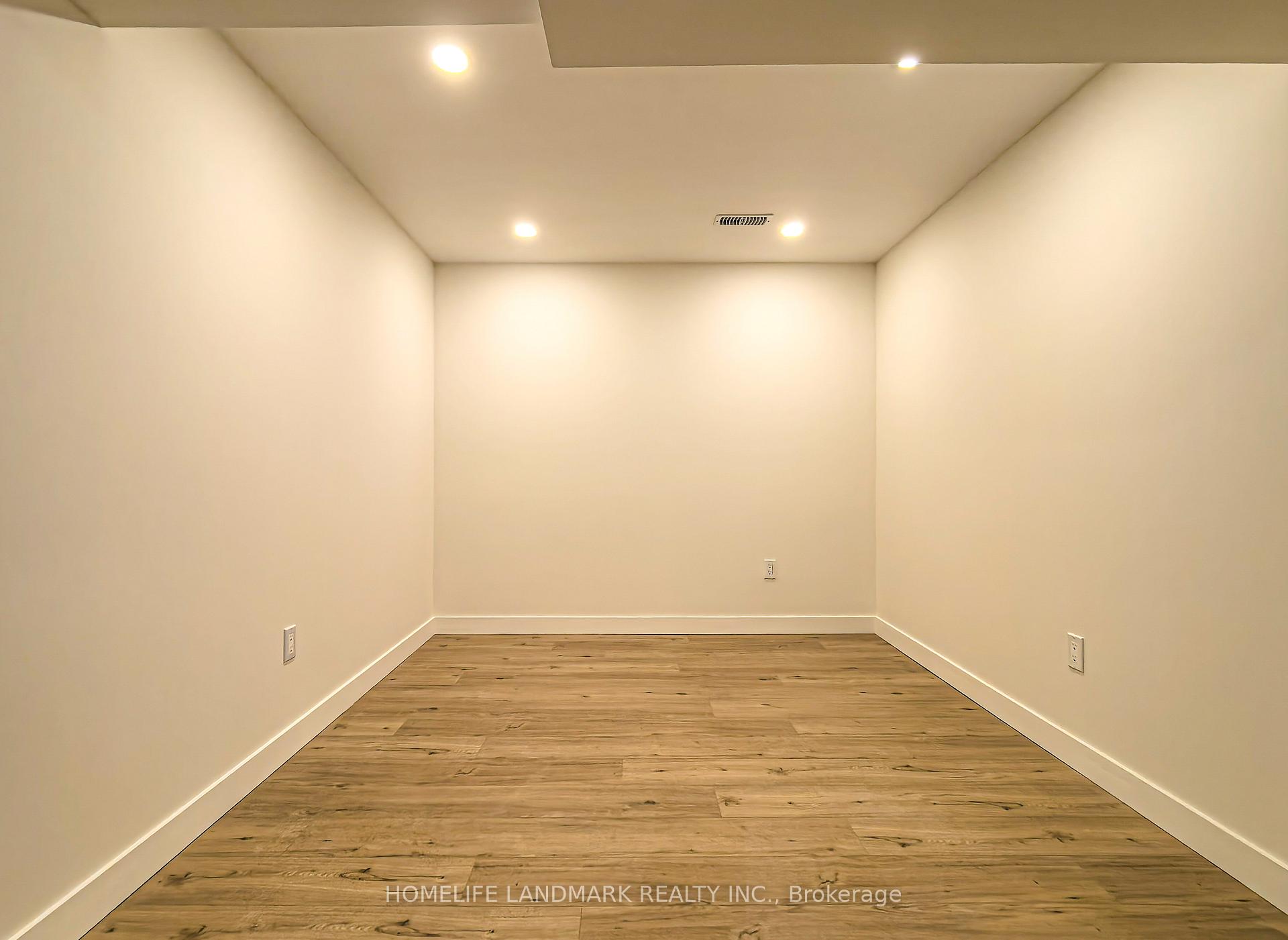 Photo 5 of Unit Bsmt, 93 Ardwell Crescent, Vaughan, Maple — HOMEH