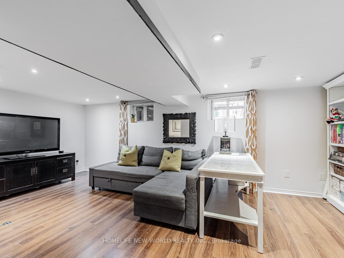 Photo 4 of Unit Lower, 346 Lumsden Avenue, Toronto, Woodbine-Lumsden — HOMEH