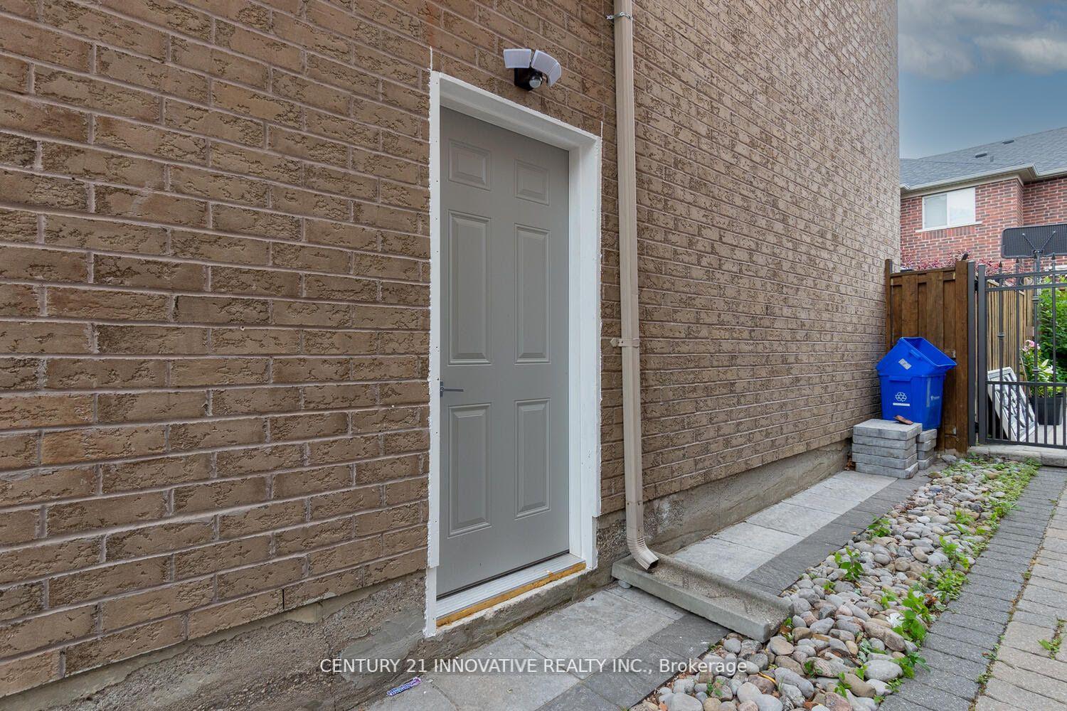 Photo 3 of Unit Bsmt, 285 Fossil Hill Road, Vaughan, Vellore Village — HOMEH
