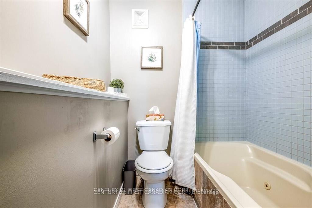 Photo 9 of Unit Unit A, 705 Conversation Drive, Waterloo, Downtown Waterloo — HOMEH